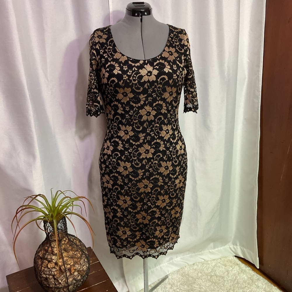 Badgley Mischka Black and Gold Floral Bodycon Dress